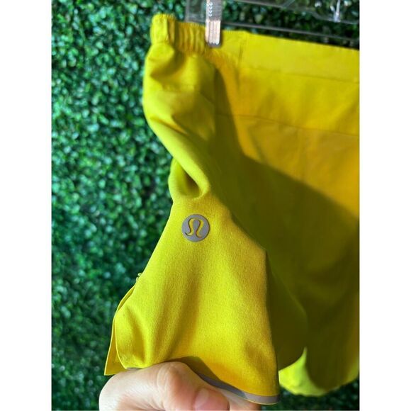 Lululemon Mens Surge Shorts Sz Large Unlined 6” Yellow - Picture 3 of 4